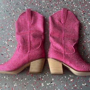 Brand new muccute heeled boots
